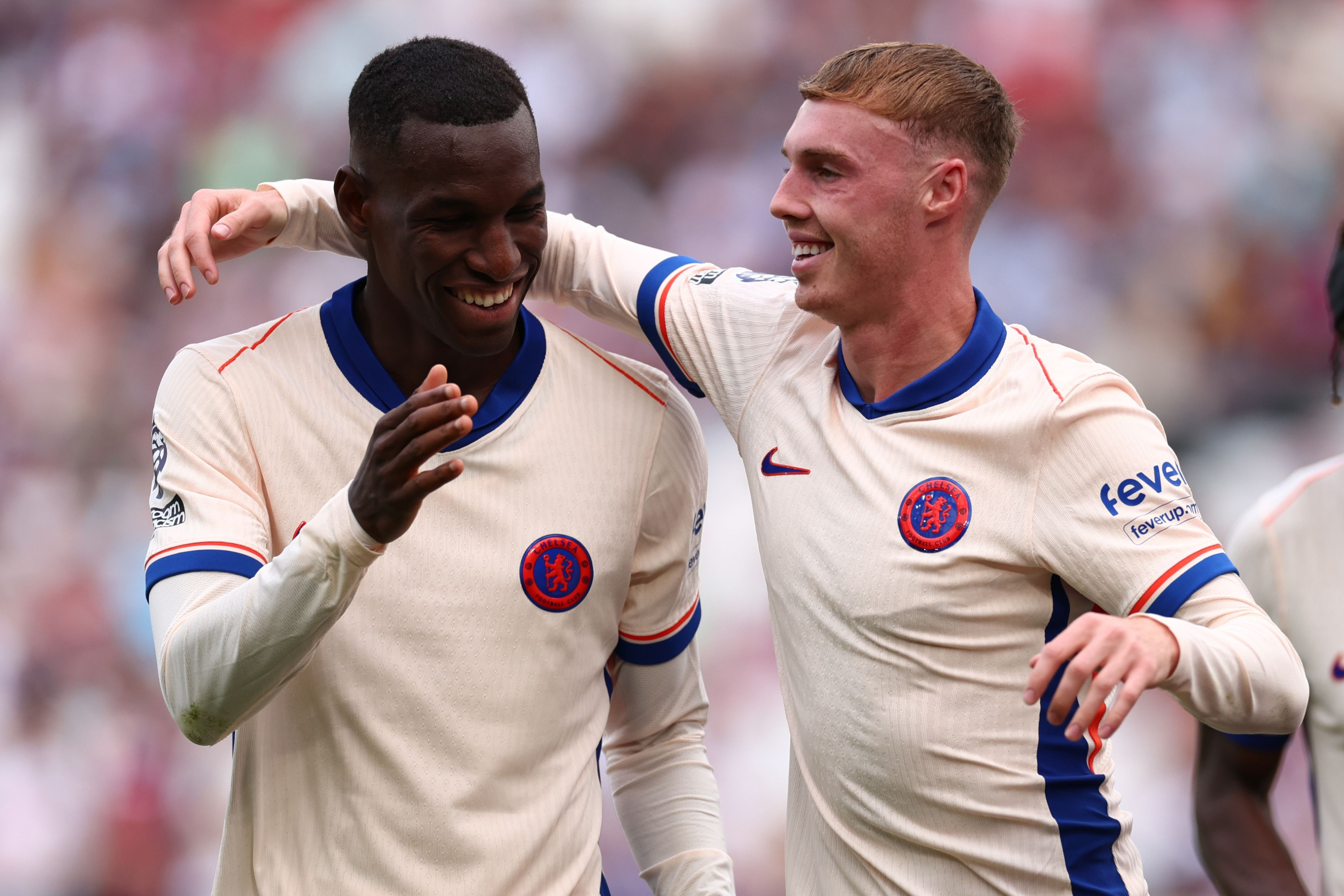 开云体育娱乐-今晚英超传出新动向，摩纳哥外线爆发，管理层表态——气氛紧张，更衣室氛围转暖的简单介绍-开云体育娱乐